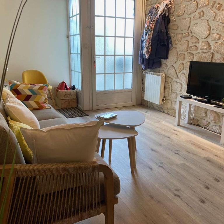 Maison Belle Époque à Royan avec Terrasse, 200m Plage - FR-1-494-157 - Appartamento - 6