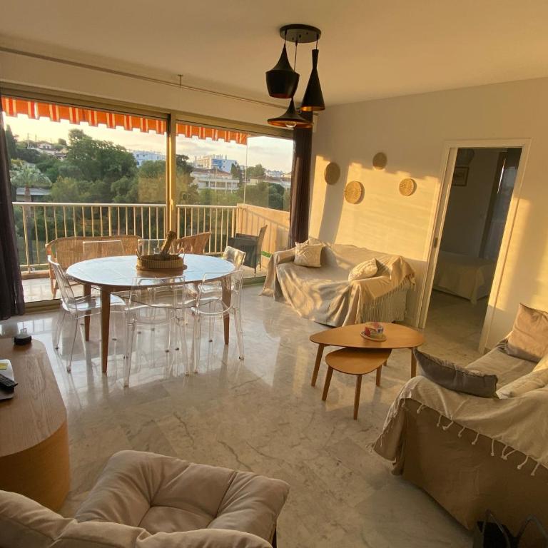 Appartement Juan-Les-Pins, 4 pieces, 80m2, Residence Luxe Piscine Tennis - Appartement 3 Chambres - 22