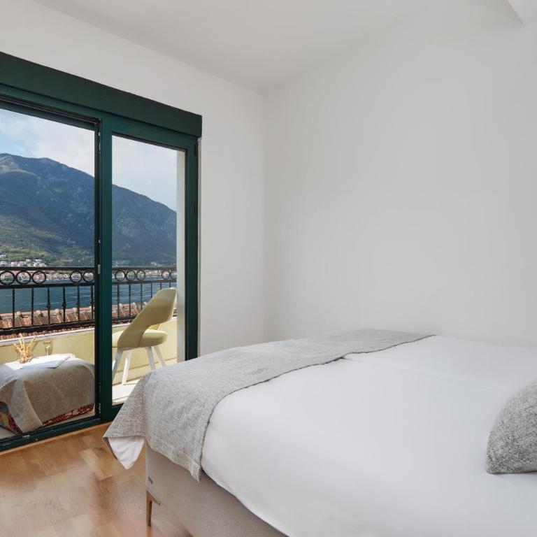 Glass Balcony with Sea View - Two-Bedroom Apartment - 18