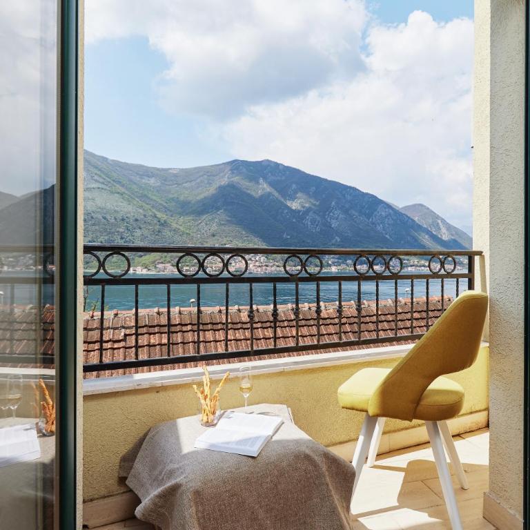 Glass Balcony with Sea View - Two-Bedroom Apartment - 6