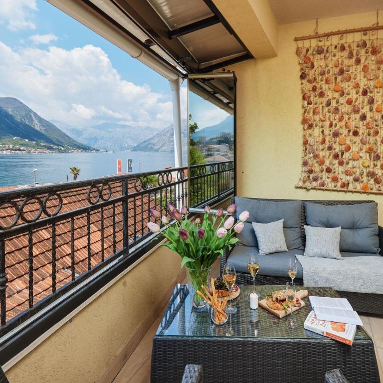 Glass Balcony with Sea View - Two-Bedroom Apartment - 10