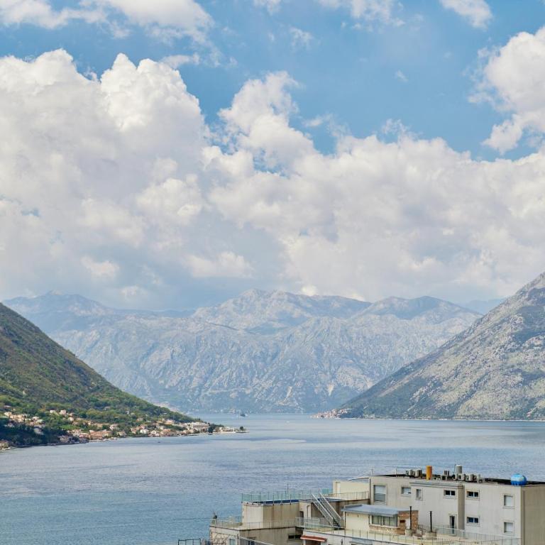 Apartment Boka with Sea View - One-Bedroom Apartment with Balcony and Sea View - 5