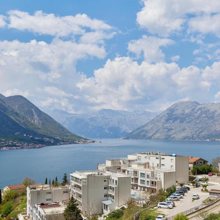 Apartment Boka with Sea View - One-Bedroom Apartment with Balcony and Sea View - 6