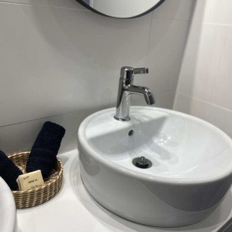 Appartement Juan-Les-Pins, 4 pieces, 80m2, Residence Luxe Piscine Tennis - Appartement 3 Chambres - 34
