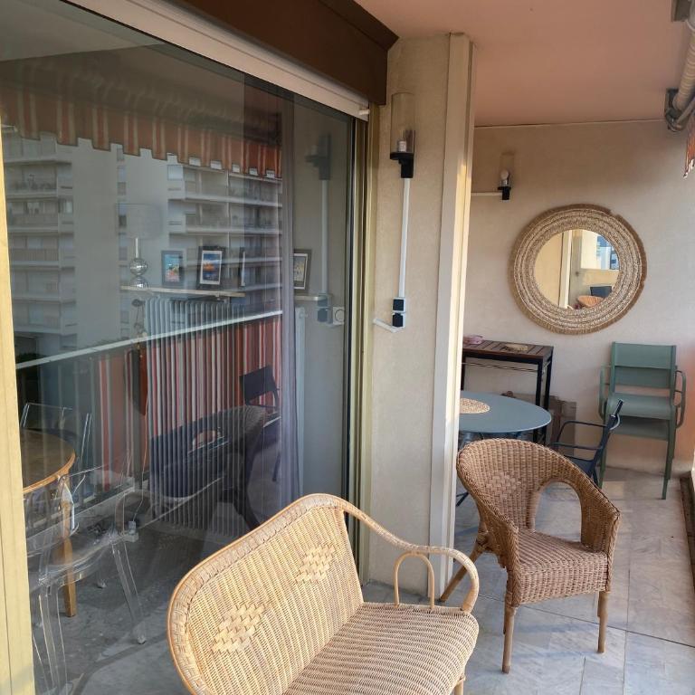 Appartement Juan-Les-Pins, 4 pieces, 80m2, Residence Luxe Piscine Tennis - Appartement 3 Chambres - 43