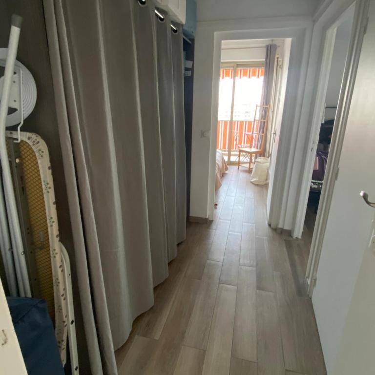 Appartement Juan-Les-Pins, 4 pieces, 80m2, Residence Luxe Piscine Tennis - Appartement 3 Chambres - 28