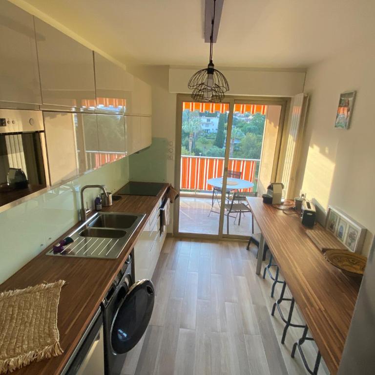 Appartement Juan-Les-Pins, 4 pieces, 80m2, Residence Luxe Piscine Tennis - Appartement 3 Chambres - 24