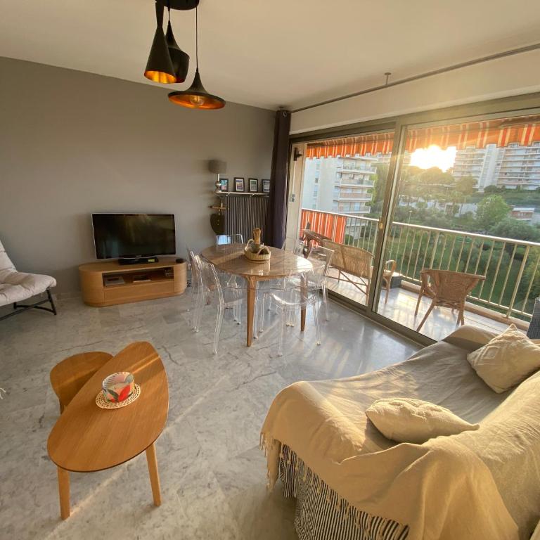 Appartement Juan-Les-Pins, 4 pieces, 80m2, Residence Luxe Piscine Tennis - Appartement 3 Chambres - 21