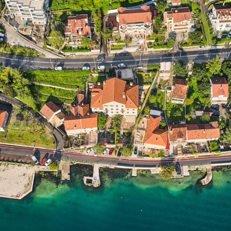 Luxury Palace Apartment - Two-Bedroom Apartment - 3