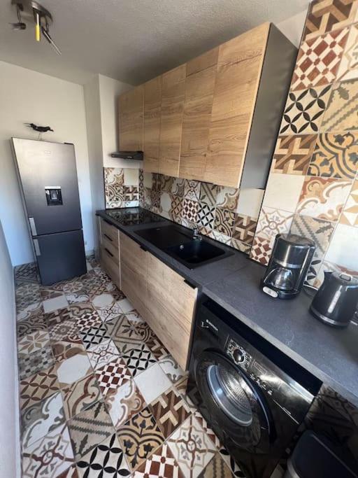 Charmant studio cabin avec piscine. - Apartamento de 1 dormitorio - 29