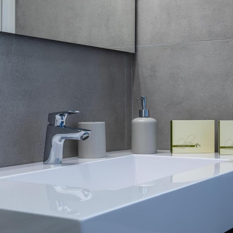 Vicolo Stella Room - One-Bedroom Apartment - 15