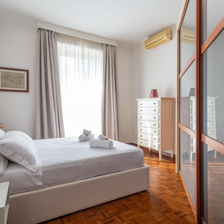 Modern 2BDR apartment vibrant Prati neighborhood - Apartment with Balcony - 3