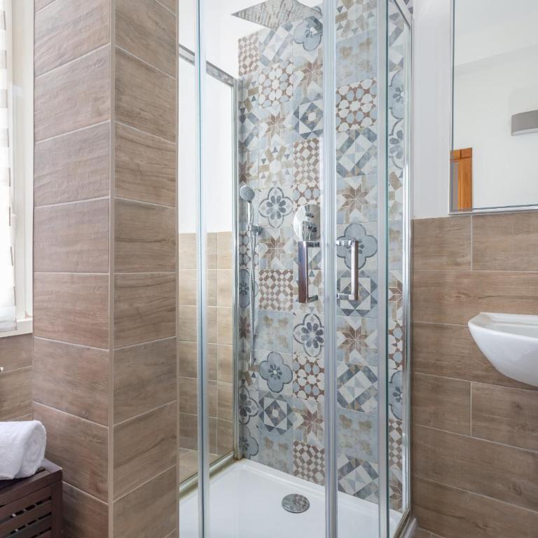Modern 2BDR apartment vibrant Prati neighborhood - Apartment with Balcony - 12