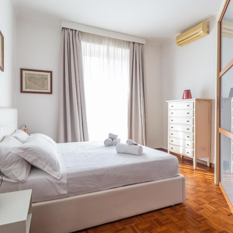 Modern 2BDR apartment vibrant Prati neighborhood - Apartment with Balcony - 18