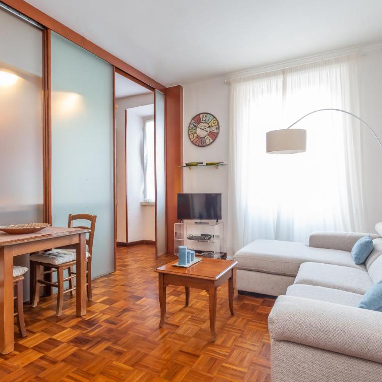 Modern 2BDR apartment vibrant Prati neighborhood - Apartment with Balcony - 21
