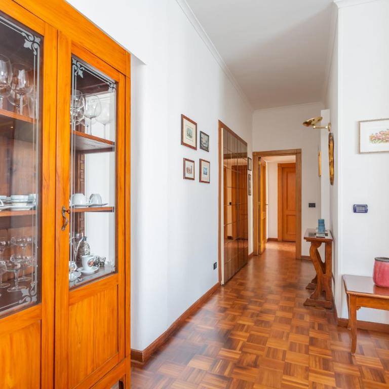 Modern 2BDR apartment vibrant Prati neighborhood - Apartment with Balcony - 25