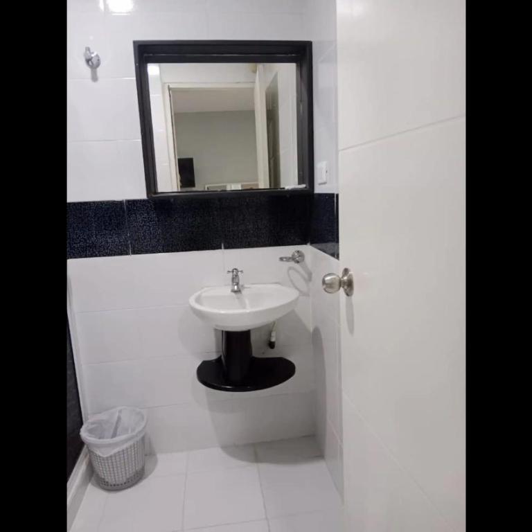 Bm-8 room near the sea with air conditioning and WIFI - Double or Twin Room - 6