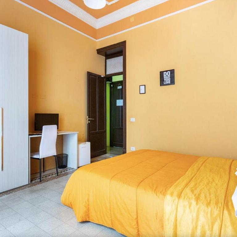 Bohème B&B - Double Room with Shared Bathroom - 12