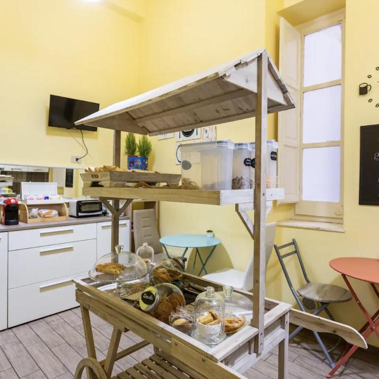 Bohème B&B - Double Room with Shared Bathroom - 8