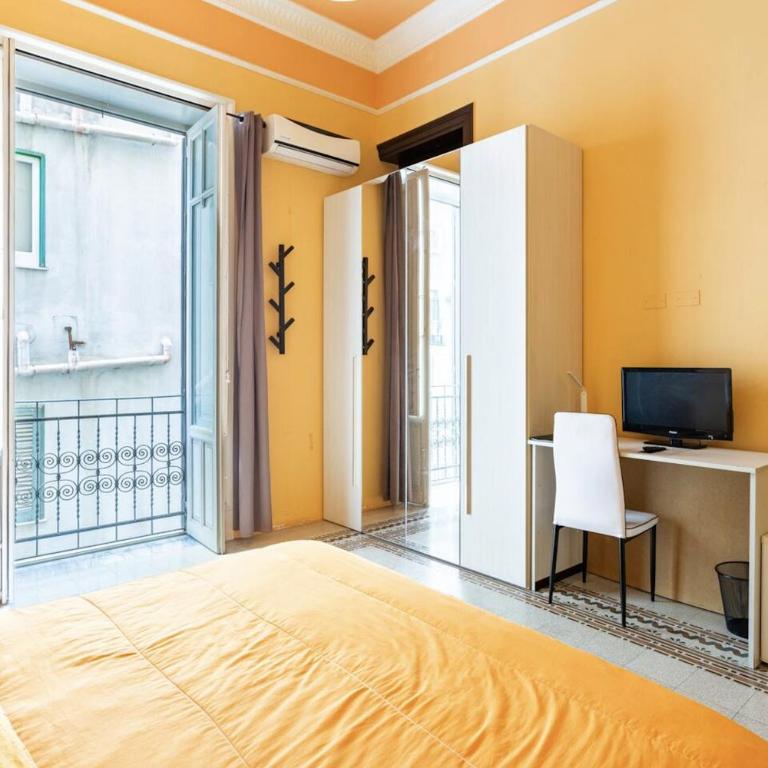 Bohème B&B - Double Room with Shared Bathroom - 9
