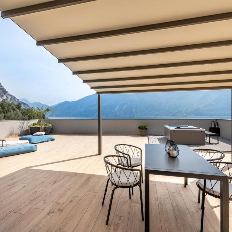 Evo Suites Apartments - Attico con Vasca Idromassaggio e Terrazza Vista Lago - 1