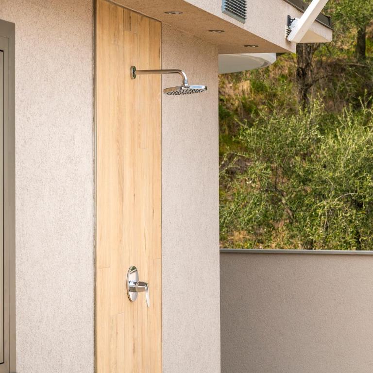 Evo Suites Apartments - Attico con Vasca Idromassaggio e Terrazza Vista Lago - 8