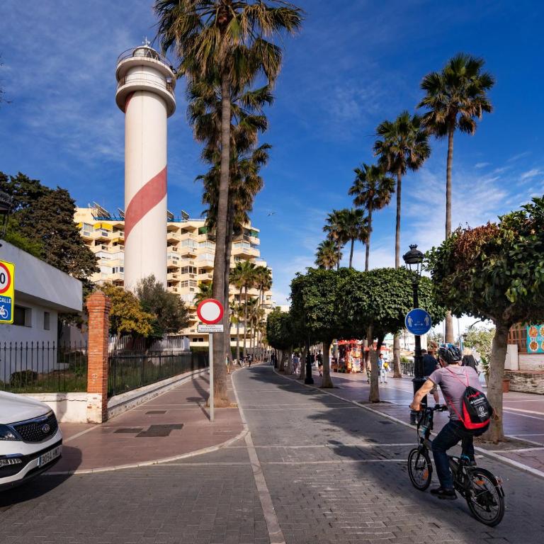 Dúplex junto al mar en el Faro Marbella con piscina y pets friendly - Apartamento de 1 dormitorio - 57