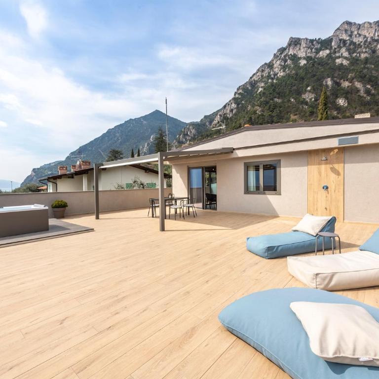 Evo Suites Apartments - Attico con Vasca Idromassaggio e Terrazza Vista Lago - 11