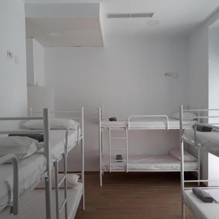 Hub Hostel Seville - Cama en habitación compartida mixta de 10 camas - 2
