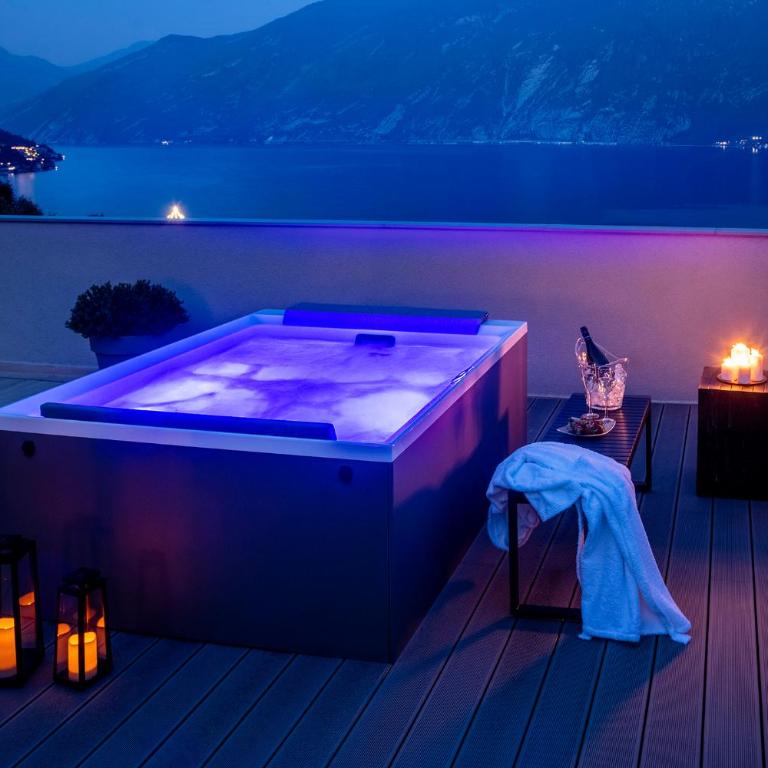 Evo Suites Apartments - Attico con Vasca Idromassaggio e Terrazza Vista Lago - 18