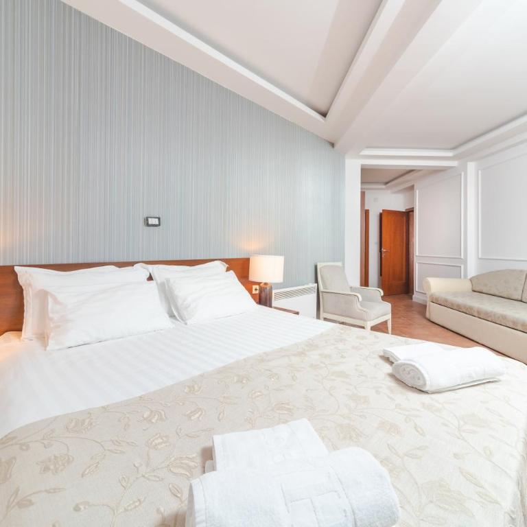 Mali Hotel Porat - Standardna Trokrevetna Soba sa Izlazom na Terasu (25) - 3