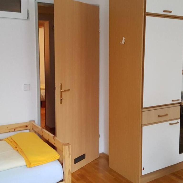 Helles und großzügiges Souterrain Appartement - Apartment - 14