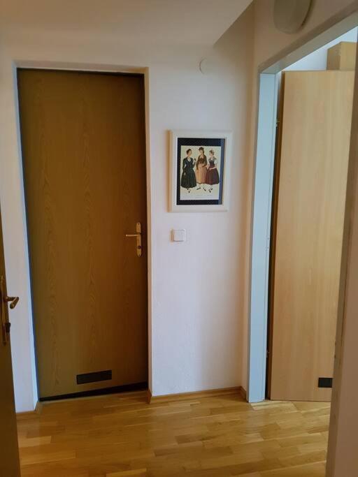 Helles und großzügiges Souterrain Appartement - Apartment - 22