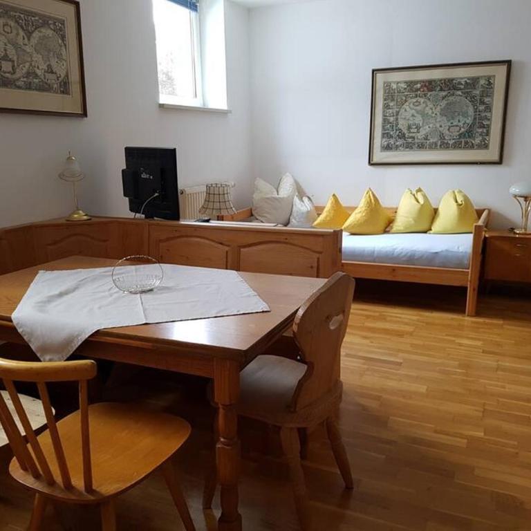 Helles und großzügiges Souterrain Appartement - Apartment - 24