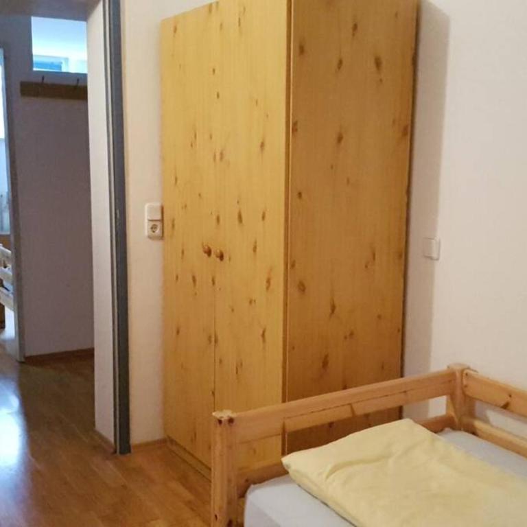 Helles und großzügiges Souterrain Appartement - Apartment - 25