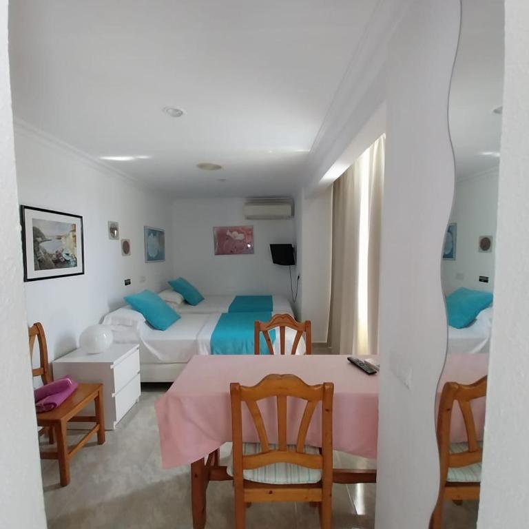 Apartamentos Torre Playa - Estudio Superior con vistas laterales al mar - 5