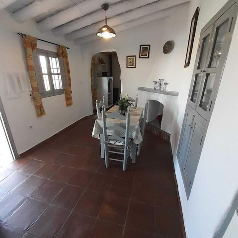 Cortijo Retama, Typical Andalusian Cottage, Romantic & Relax Villa by eastern Costa del Sol, in the countryside near Frigiliana town, at 12 kilometers from the beach - Casa de 2 dormitorios - 13
