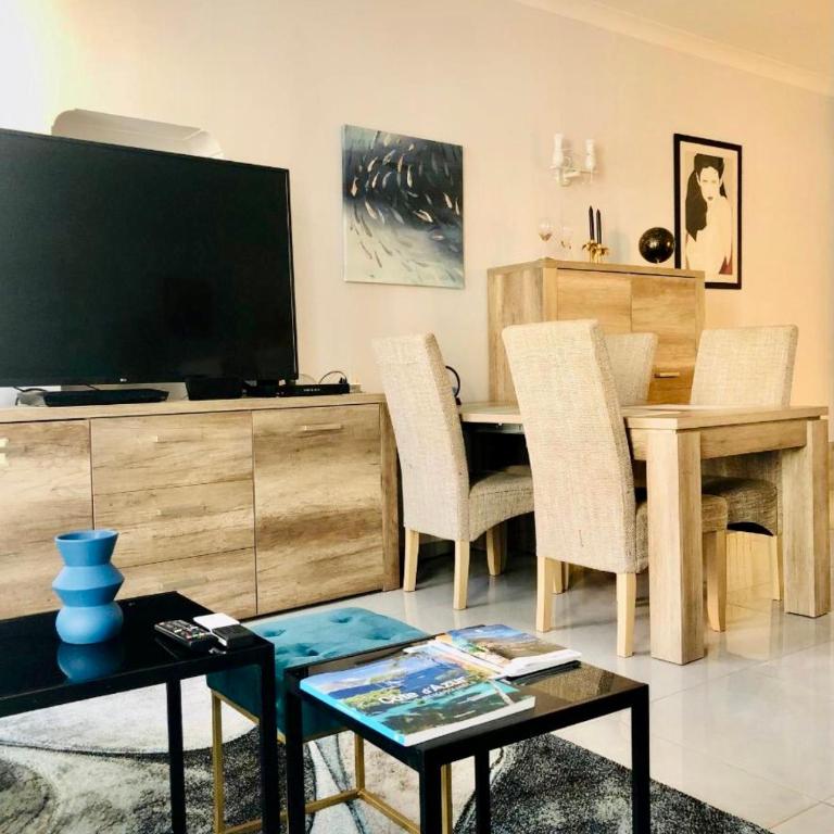 CHARMING APARTMENT NEAR THE BEACH - Appartement 2 Chambres - 3