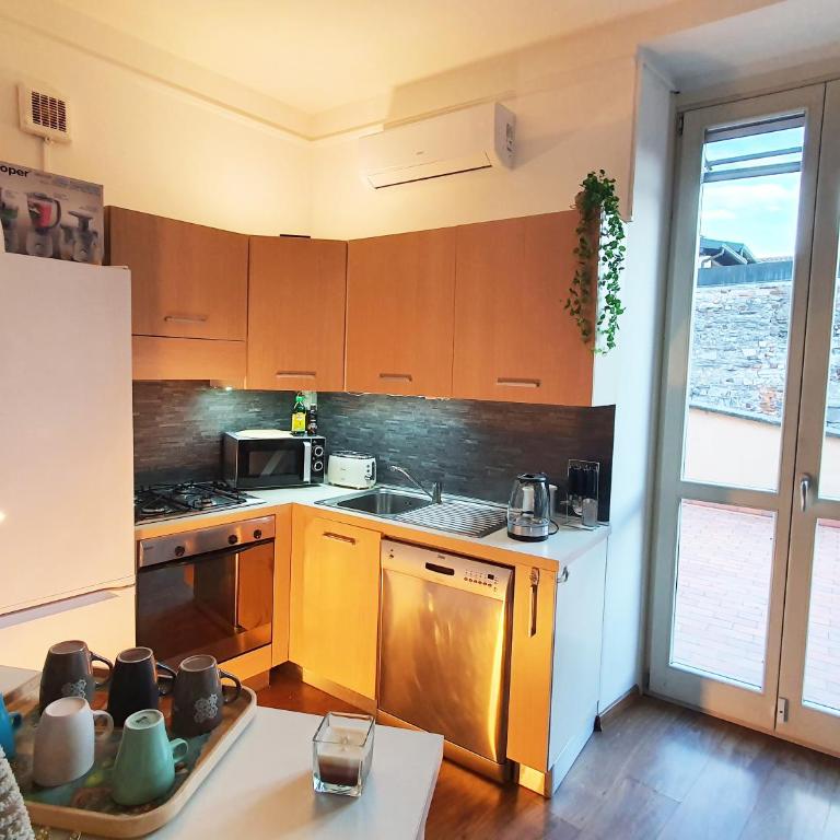 King Como Lake Center 9 posti letto- Grande Terrazza - 2 bagni privati - Appartamento con 2 Camere da Letto - 13