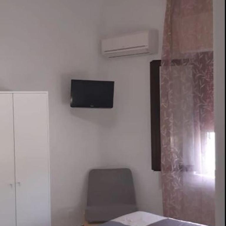 Casa Poseidonia - intero alloggio in riva al mare - Two-Bedroom House - 11