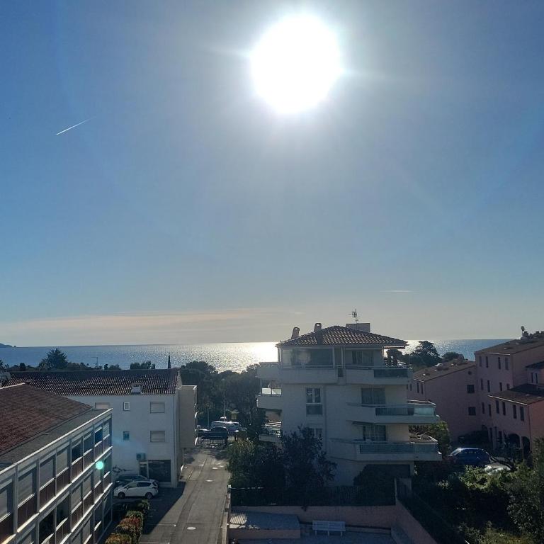 Bel appartement à 200m de la mer! - Appartement 2 Chambres - 1