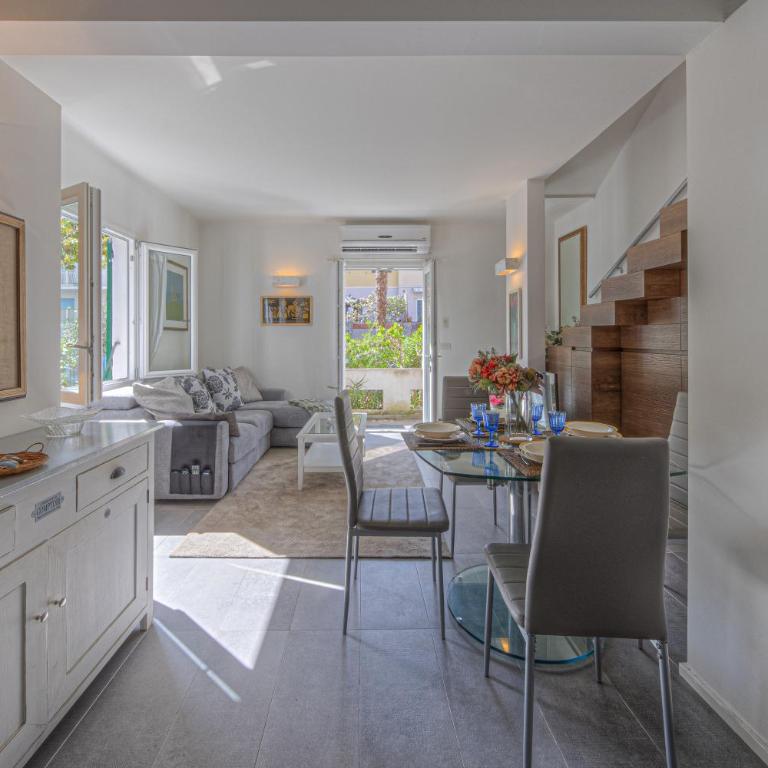 VILLA TORETTI Centro, Relax e Parcheggio Privato - Appartamento con 3 Camere da Letto - 11