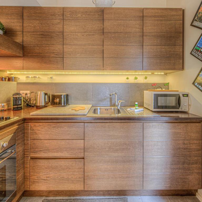 VILLA TORETTI Centro, Relax e Parcheggio Privato - Appartamento con 3 Camere da Letto - 20