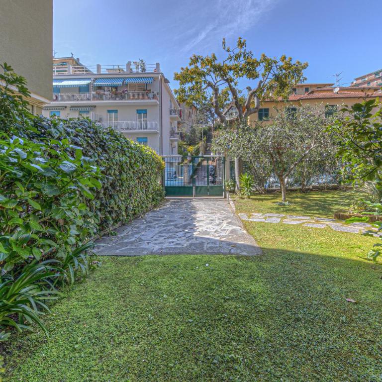 VILLA TORETTI Centro, Relax e Parcheggio Privato - Appartamento con 3 Camere da Letto - 40