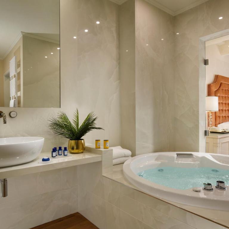 San Firenze Suites & Spa - Suite Luxury - 9