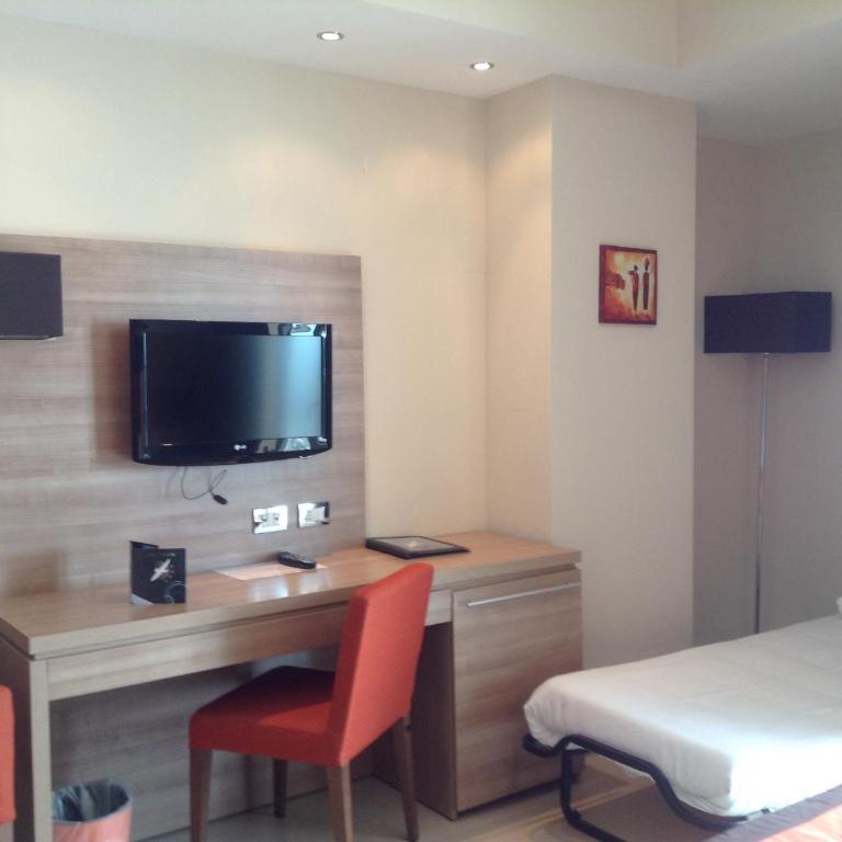 Hotel Tiber Rooftop & Wellness - Camera Familiare (2 Adulti + 1 Bambino) - 3