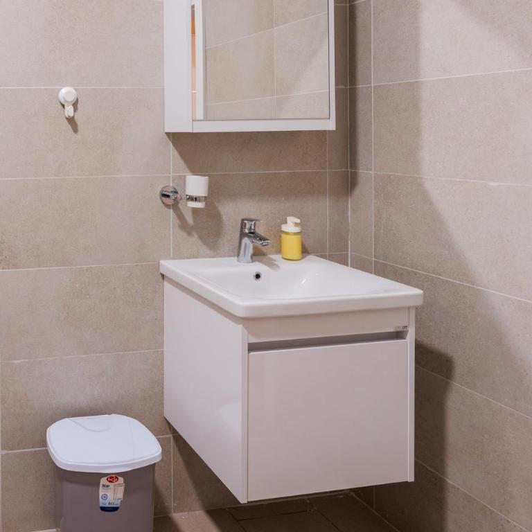 Apartmani i sobe Castra - Apartman - Prizemlje - 9