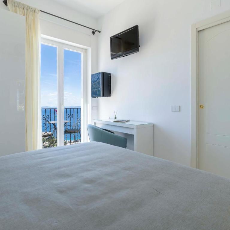 Albergo La Prora - Double Room with Balcony and Sea View - 8
