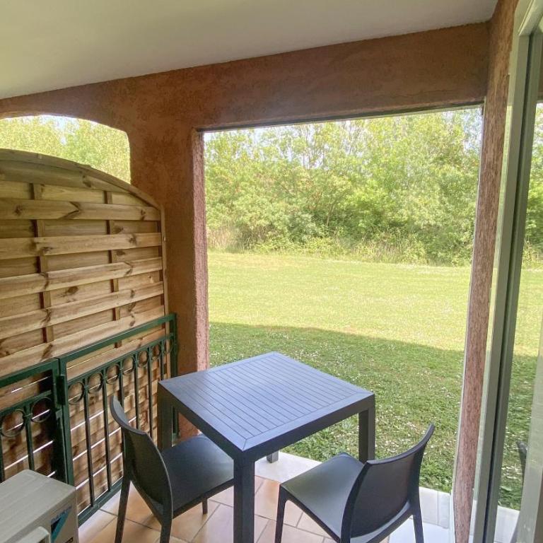 Joli Appartement 27m2 Oasis Provençale en village vacances en Camargue - Appartamento con 1 Camera da Letto - 21