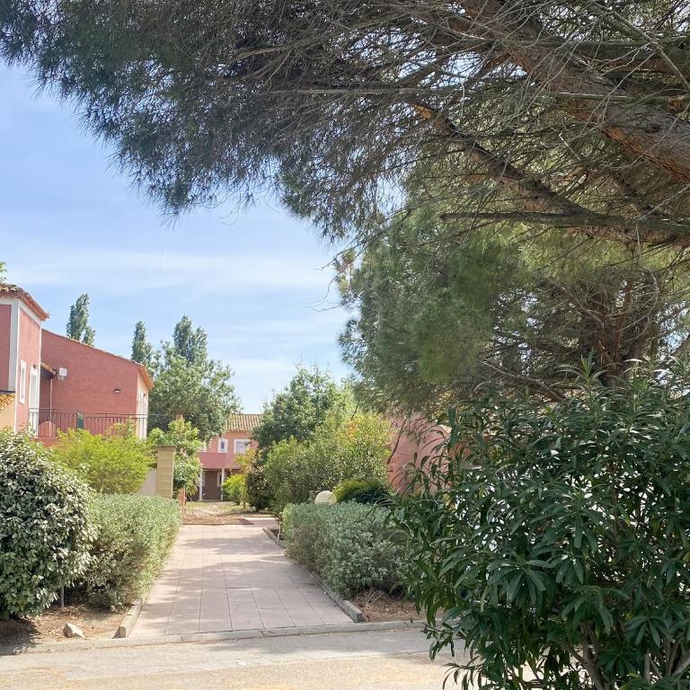 Joli Appartement 27m2 Oasis Provençale en village vacances en Camargue - Appartamento con 1 Camera da Letto - 25